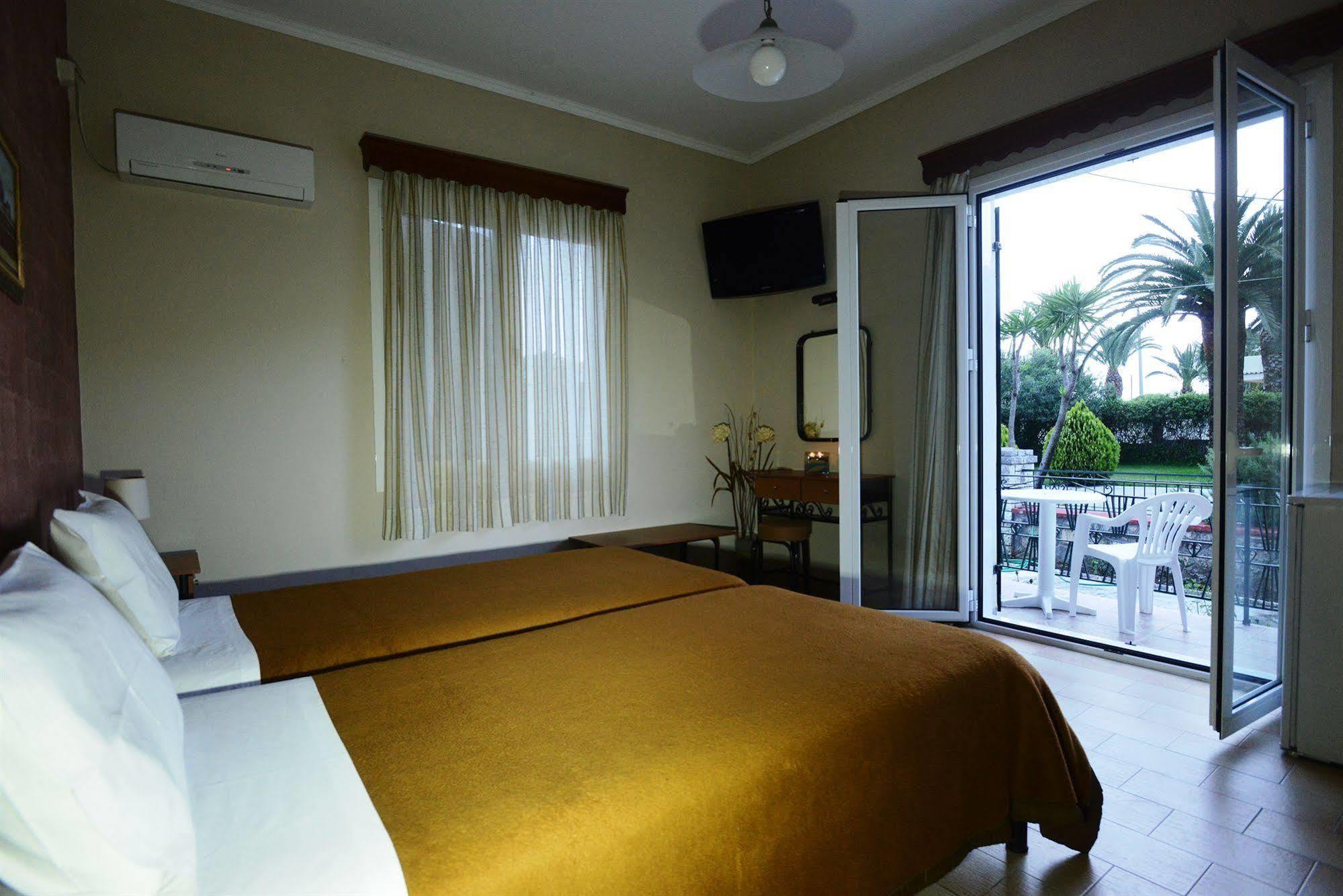 Argo Hotel Perama  Exterior foto